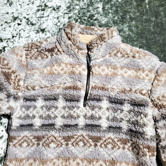 Cabin Fever by Ramatex Sherpa Pullover - Picture 5 of 8